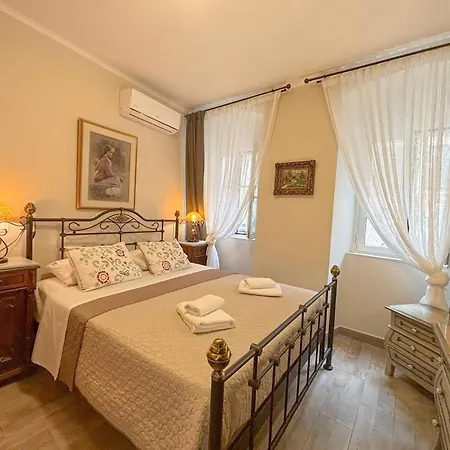 Διαμέρισμα Dion And Eva's Oldtown Corfu (city)